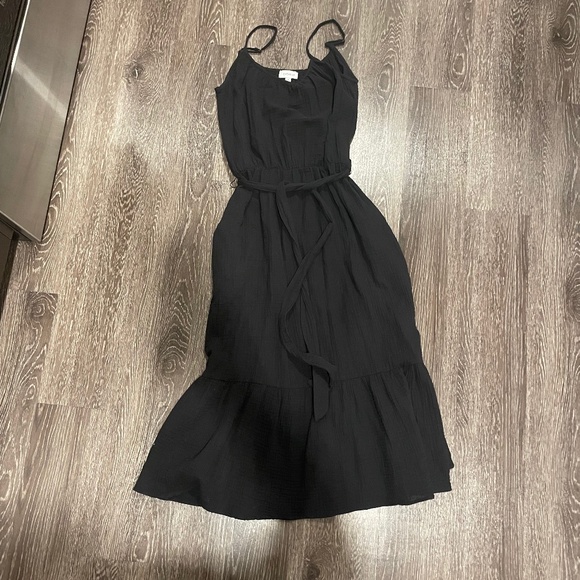 white v neck cocktail dress Rihoas Vintage Halter with an Open Back & Bow kylee Size:6M Model is 59 Occasions Plus Navy Blue Dress